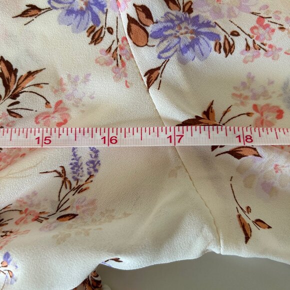 NWOT Large White Long Sleeve Plunge V-Neck Floral Peplum Puff Sleeve Blouse - Picture 12 of 16